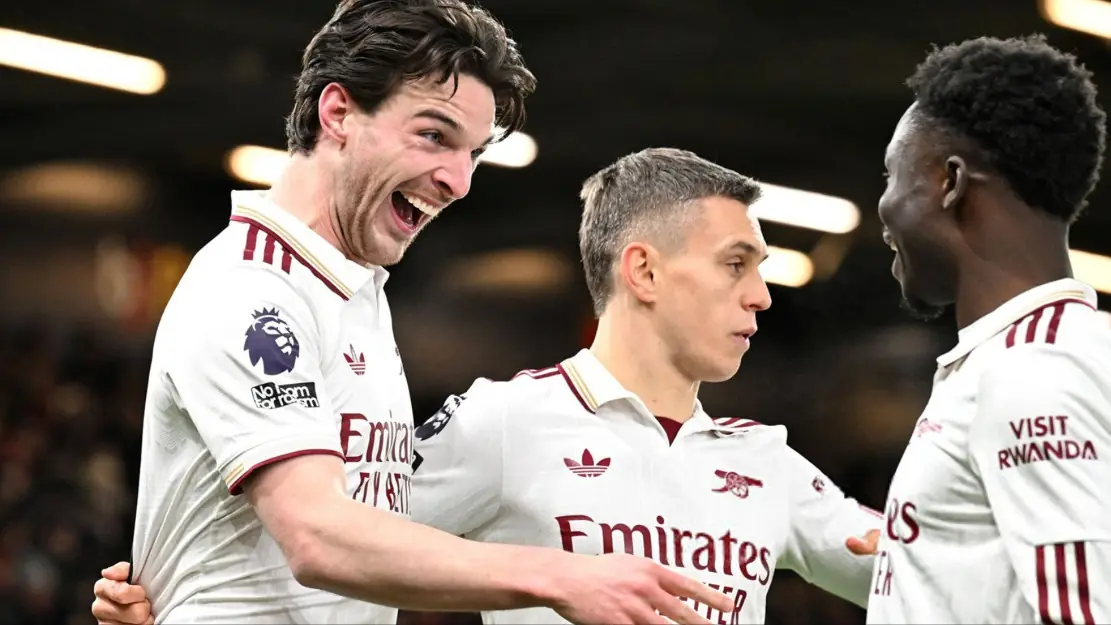 Arsenal và Aston Villa tận dụng thời cơ Man City 'sảy chân'